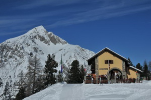 Ski Lodges, Mountain Refuges, Characteristic B&Bs and Ski Holidays in the Italian Alps with a difference.